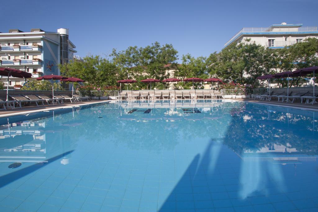 Hotel Sofia 리도 디 예솔로 외부 사진