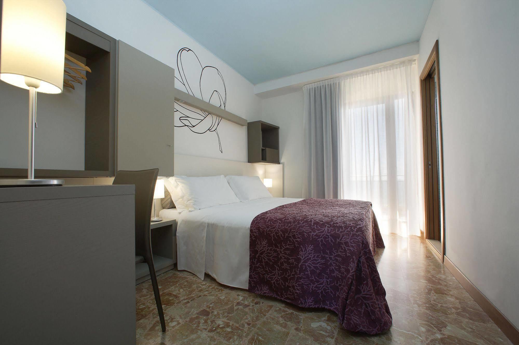 Hotel Sofia 리도 디 예솔로 외부 사진